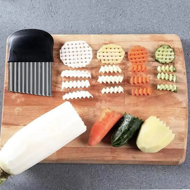 Crinkle Cutter,Upgraded Stainless Steel Crinkle Knife, Safety Kitchen French Fry Chip Cutter
