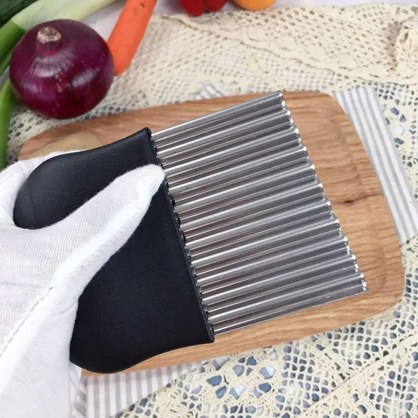 Crinkle Cutter,Upgraded Stainless Steel Crinkle Knife, Safety Kitchen French Fry Chip Cutter